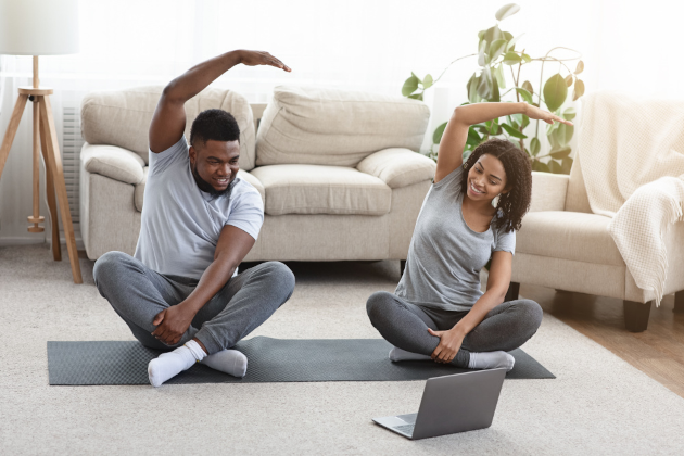 Yoga Online_Yoga am PC Yoga Online Kurse - Livestream Hier findest Du alle meine Yoga Online Kurse, die als (Live-)Onlineseminare stattfinden. Klicke auf „Mehr Infos“ für eine detaillierte Beschreibung und wähle den Kurs, der perfekt zu Dir passt!